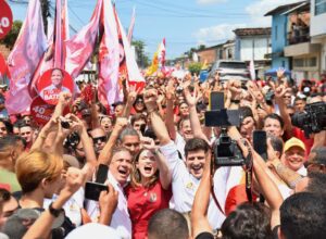 Marília, João e Humberto dão largada à campanha nas ruas