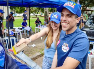 Jarbas Filho inicia campanha à reeleição com adesivaço no Recife
