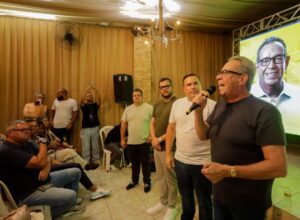 Álvaro e Gabriel Porto discutem demandas de Paulista com lideranças locais