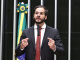 Túlio Gadêlha articula votação do fim da escala 6×1 com Omar Aziz