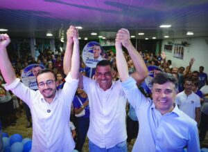 Ronaldo Lopes reúne aliados e mostra força no lançamento da candidatura a deputado estadual