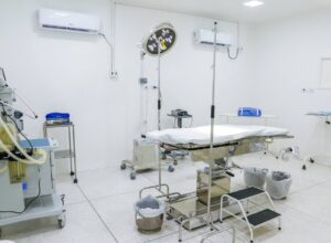 Professora Elcione reabre bloco cirúrgico do Complexo Hospitalar de Igarassu