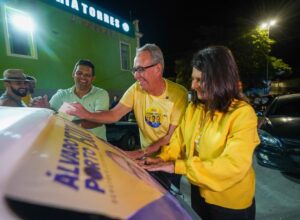 Em Canhotinho, Álvaro e Gabriel Porto iniciam campanha com adesivaço