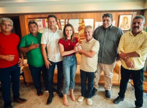 Prefeito Júnior Vaz e sete vereadores reforçam palanque de Marília Arraes