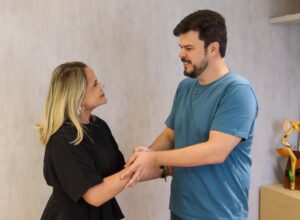 Fernando Filho recebe apoio da prefeita de Palmeirina