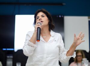 Deputados do PSB pedem impeachment da vice-governadora de Pernambuco
