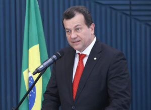 Deputado Waldemar Oliveira endurece discurso contra as bets