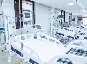 Governo de Pernambuco entrega UTI requalificada no Hospital Barão de Lucena 