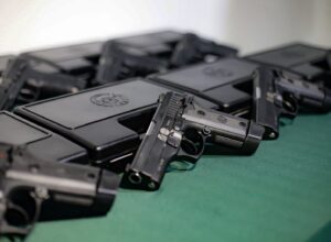 Guarda Municipal de Caruaru recebe pistolas em ação do Juntos pela Segurança 2.0 