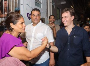 Miguel reforça parceria com Davi Muniz durante agenda eleitoral na Várzea