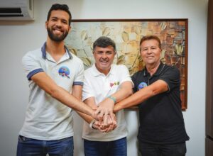 Prefeito de Salgadinho oficializa apoio a Eduardo da Fonte para o Senado 