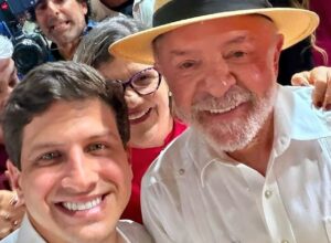 Durante convenção, Lula destaca João Campos como liderança do PSB