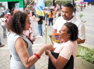 Em Paulista, Luciana Santos reforça apoio a Vini Castello para a Alepe