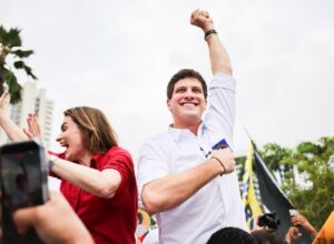 João Campos manda recado para “quem acha que essa eleição é um jogo resolvido”