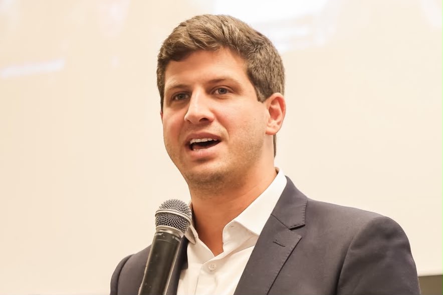 TRE-PE concede direito de resposta a João Campos após propaganda de Raquel Lyra