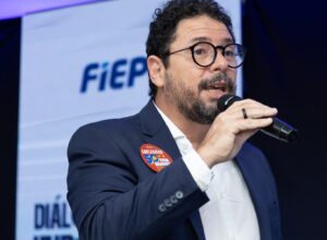 Ivan Moraes destaca inovação e geração de empregos em sabatina da Fiepe