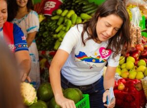 Raquel visita Feira de Caruaru e destaca obras no Parque 18 de Maio