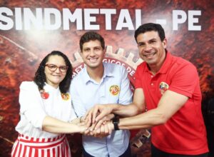 Vice-prefeita de Ipojuca recua de adesão a João e anuncia apoio a Raquel