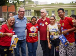 Álvaro Porto pede votos em Pombos e Vitória de Santo Antão