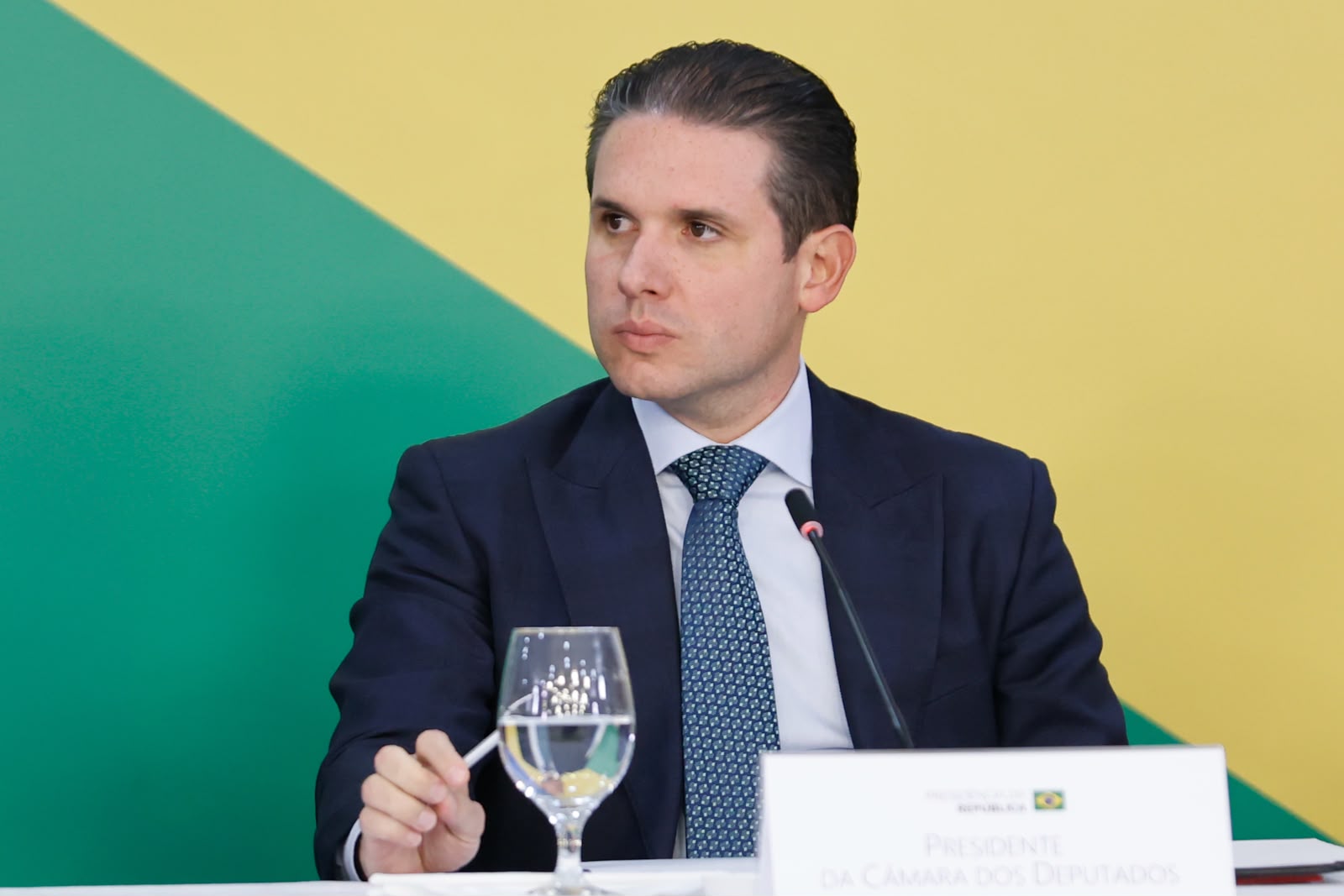 Hugo Motta anuncia novo concurso da Câmara com mais de 150 vagas