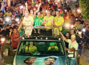 Mendonça participa de carreata ao lado de aliados em Palmares
