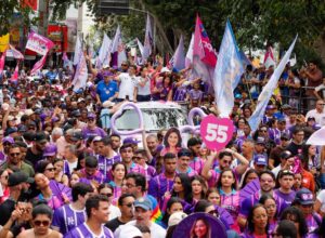 Raquel Lyra lota ruas de Garanhuns durante caminhada neste sábado (5)