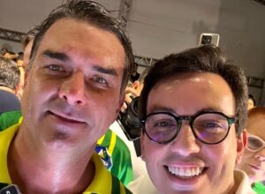 Ao lado de Flávio, Raffiê reforça candidatura pelo PL em Caruaru