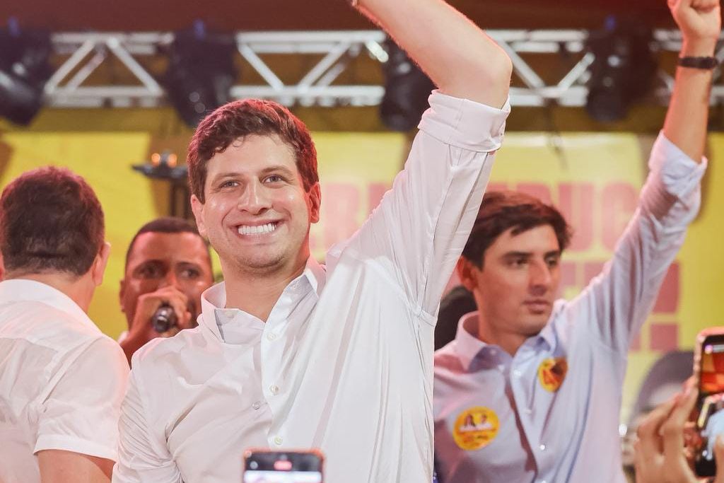 João Campos recebe mais R$ 2,5 milhões do PSB e R$ 1 milhão do Republicanos