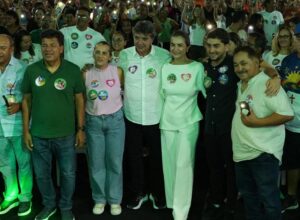 Em Igarassu, Mendonça defende reeleição de Raquel Lyra