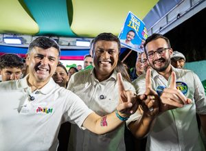 Joel da Harpa inaugura comitê com presença de Eduardo e Lula da Fonte