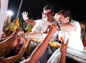 Após debate, João Campos percorre bairros da Zona Oeste em carreata