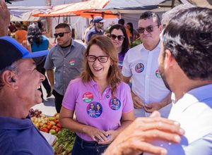 No Agreste, Débora Almeida participa de encontros com moradores e lideranças