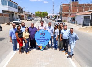 Prefeitura de Petrolina requalifica canteiros da Avenida 12, no bairro Santa Luzia