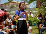 Em conversa com mulheres, Raquel apresenta ações para a comunidade Caranguejo Tabaiares