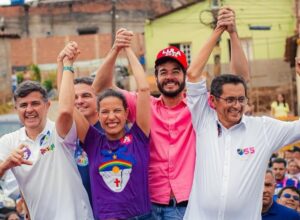 Ao lado de Raquel Lyra, Túlio Gadêlha percorre quatro regiões de Pernambuco