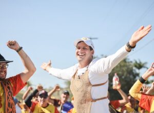João Campos prestigia Missa do Vaqueiro de Canhotinho e reforça presença no Agreste