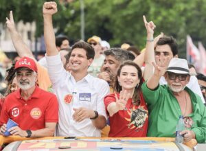 Em carreata, João Campos destaca propostas para água e redução de impostos