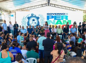 No Recife, Raquel Lyra entrega 49 casas reformadas pelo Morar Bem