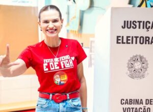 Marília Arraes vota no Recife e acompanha apuração em São Paulo ao lado de Lula