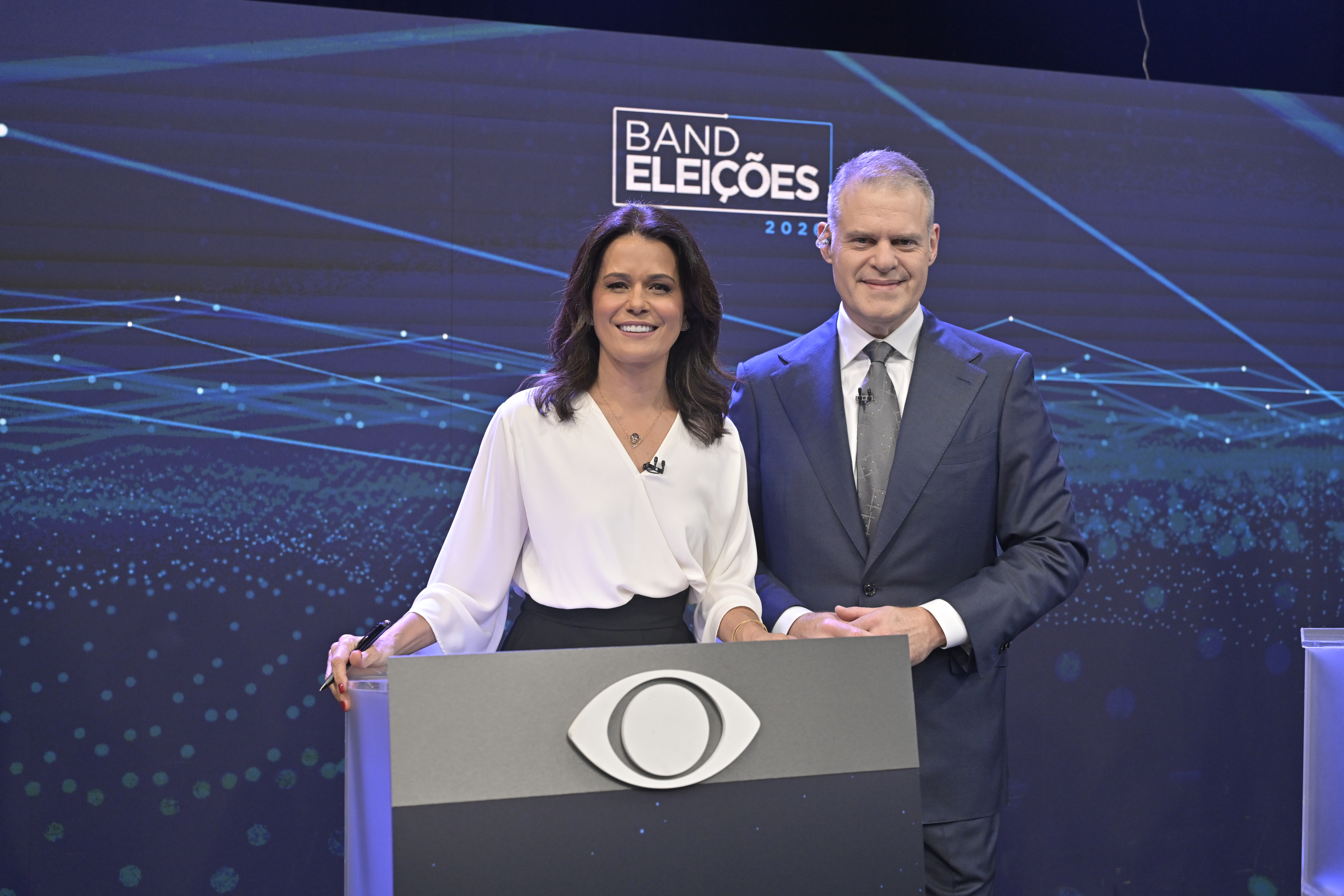 Mediadores demonstram firmeza em debate marcado por tensão na Band