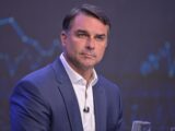 Coluna da segunda: Flávio Bolsonaro repete tática de João Campos