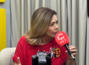 Em Caruaru, Liana Cirne comenta proposta de Flávio Bolsonaro para cortar gastos públicos