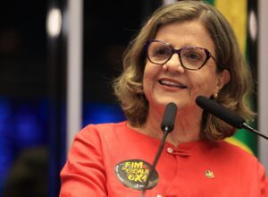Teresa Leitão comemora aprovação do fim da escala 6×1 e avanço da pauta da segurança pública