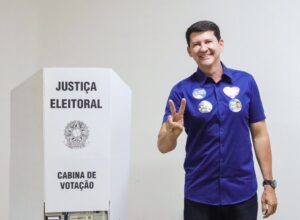 Simão Durando vota em Petrolina e destaca importância da participação popular