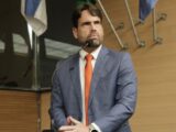 Vereador do Recife se irrita por não ter sido saudado por Raquel Lyra