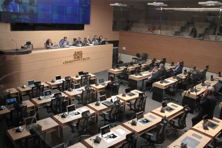 Romerinho publica edital para eleição da Mesa Diretora da Câmara do Recife