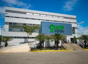 Em parceria com o Simepe, HCP realiza homenagem a profissionais da medicina