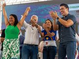 Ao lado de Raquel Lyra, Rodrigo Pinheiro participa da entrega de 480 apartamentos