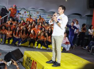 Em ato no Recife, João Campos apresenta propostas para a educação e mudanças no Iassepe
