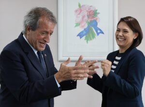 Coluna da quarta: a celebração de dois aliados de Flávio Bolsonaro